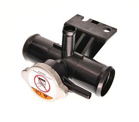 OE MITSUBISHI TRÓJNIK UKŁADU CHŁODZENIA MITSUBISHI LANCER/OUTLANDER/ASX (Z KORKIEM) ORYGINAŁ