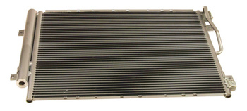 MAXGEAR Skraplacz klimatyzacji KIA SORENTO 06- AC830147