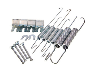 MAXGEAR SPRĘŻYNY SZCZĘK HAMULCOWYCH TOYOTA HILUX 2,4-3,0 D-4D 4WD 05-