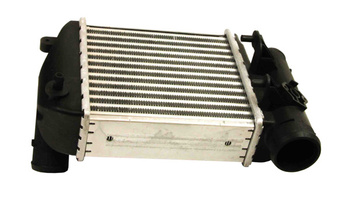 MAXGEAR INTERCOOLER 630087 AUDI A6 2,7TDI/3,0TDI 04- (LEWA STRONA)