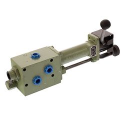 ROZDZIELACZ HYDRAULICZNY PODNOŚNIKA C-330 0042371011