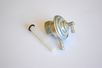 GX MOTOR Kranik Paliwa Moto Skuter J102102 GY6-50 4T (w zbiorniku, gwint 14mm)