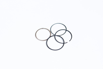 GX MOTOR Pierścienie Tłokowe Moto Skuter GY6-50 4T 39mm Zestaw J100700