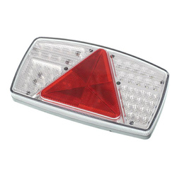 LAMPA TYLNA LED Z TRÓJKĄTEM 53LED LEWA OG4090