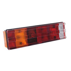 SERTPLAS LAMPA TYLNA ZESP. 7-SEGM. LEWA MAN, MB - Z GNIAZDEM L0031LSTQ72