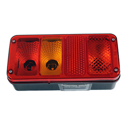 WAŚ LAMPA TYLNA ZESP. 4-SEGM. LEWA Z OŚW. TABLICY REJ. Z DOŁU - Z GNIAZDEM W29LD