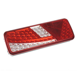 LAMPA TYLNA LED Z TRÓJKĄTEM 75 LED PRAWA OG4096