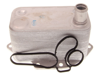 Chłodnica Oleju MAXGEAR 14-0062 BMW 5 2.5D/3.0D 04- z uszczelką